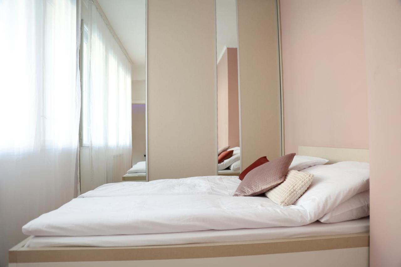 Blue And Rose Cozy - Quiet In The Best Location - Self Check-In - 5Th Floor With Elevator Сараєво Екстер'єр фото